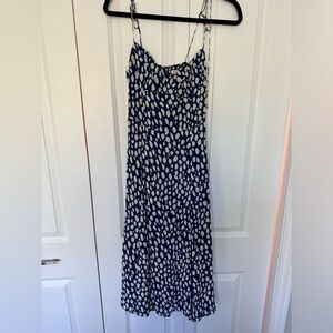 Reformation Juliette Midi Dress. Zipper snags but does zip up